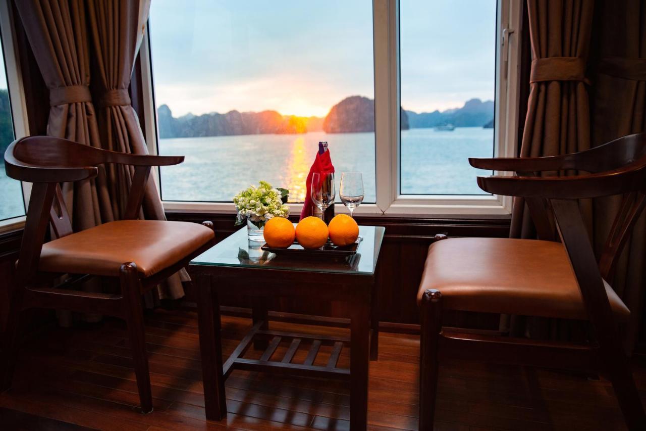 Lavender Elegance Cruises Hotel Ha Long Esterno foto