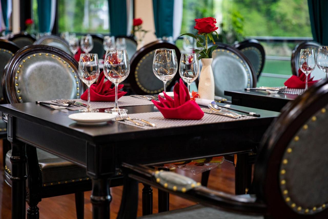 Lavender Elegance Cruises Hotel Ha Long Esterno foto